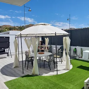 Bajo Con Jardin En Primera Linea De Playa Apartamento